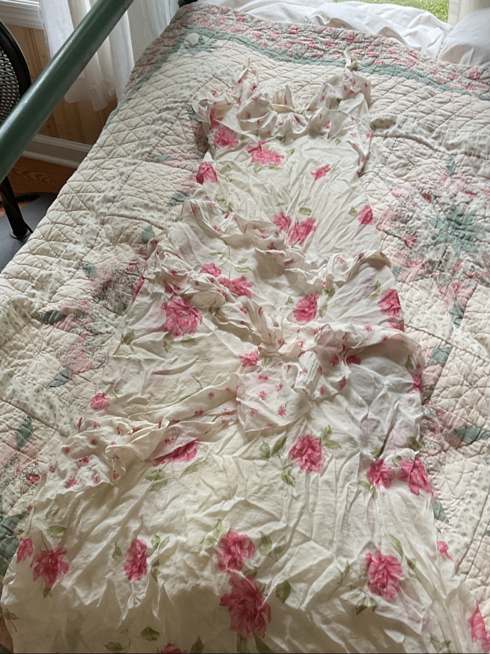 Jessica Simpson Cream Cotton Quilt Cover with Pink Floral Print